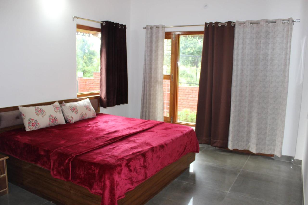 Winter Woods Cottages - 3-Bedroom Homestay Shitlakhet エクステリア 写真