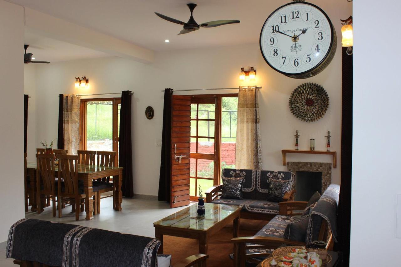 Winter Woods Cottages - 3-Bedroom Homestay Shitlakhet エクステリア 写真